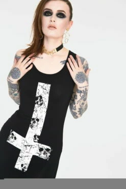 Robe/tunique Légère JAWBREAKER 'skull Cross' -Spiral Boutique 2011 900