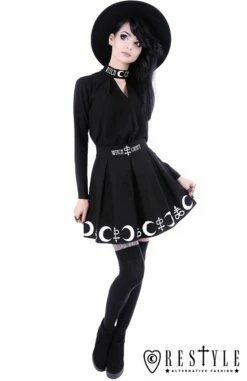 Jupe Plissée RESTYLE 'symbol Skirt' -Spiral Boutique eng pl black pleated short skirt with alchemy print moon symbols symbol skirt 1606 2 900